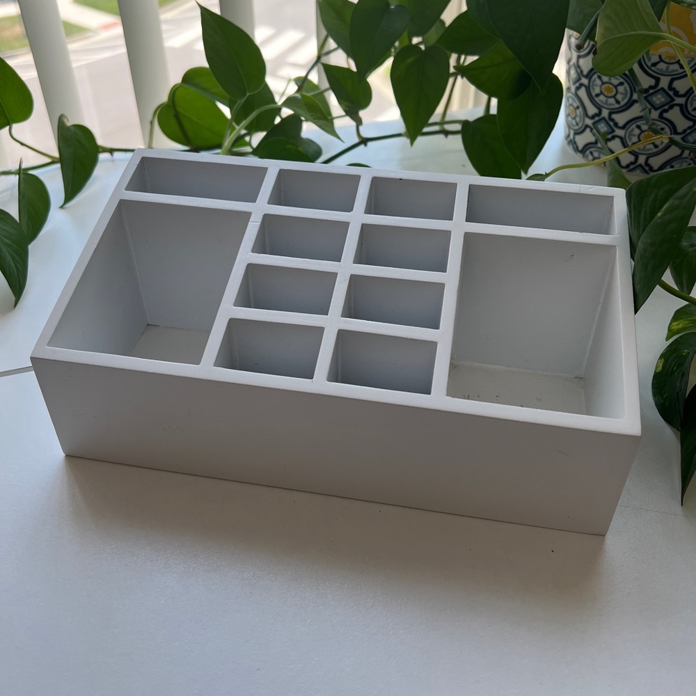 White Makeup Organizer